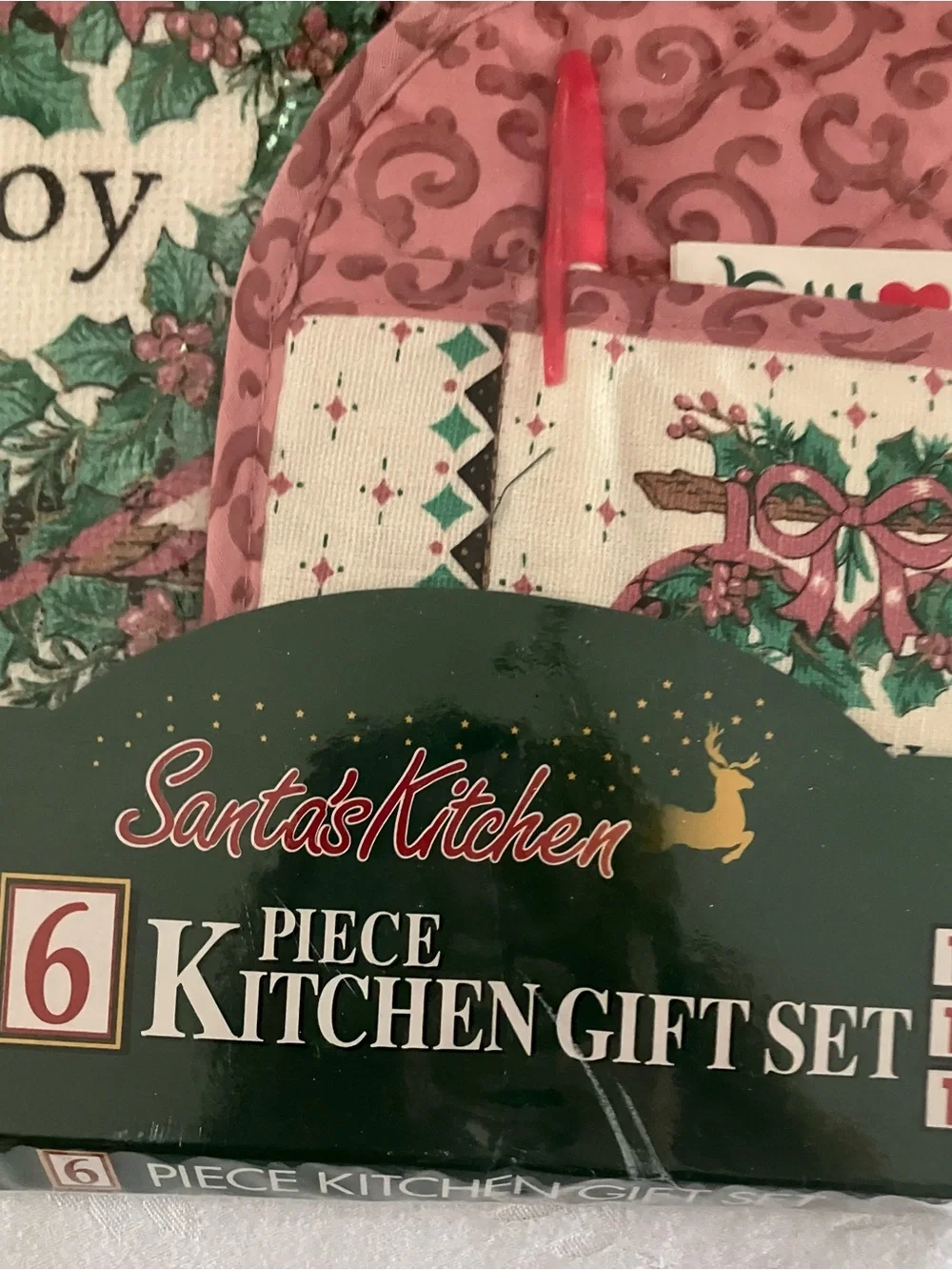 6-Piece Kitchen Gift Set - Red & Green Accents